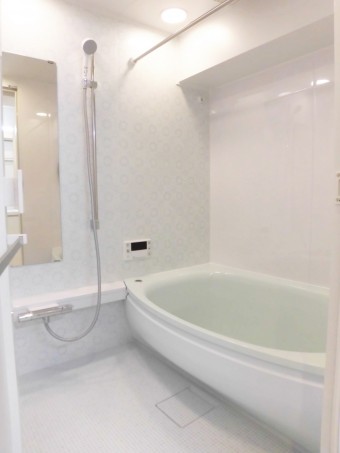 玄関を広々とした自転車も置ける開放的な空間に 渋谷区I様邸 玄関を広々とした自転車も置ける開放的な空間に 渋谷区I様邸